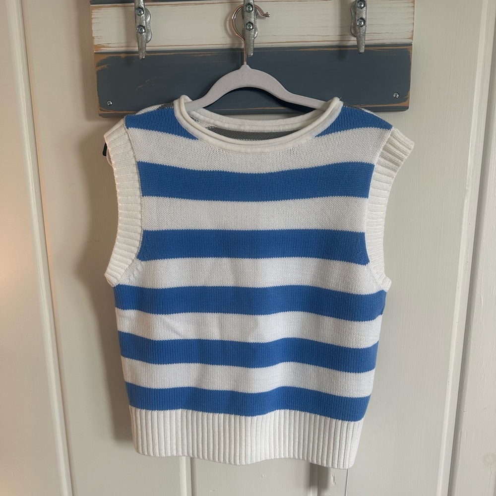 NWT 525 Blue and White Striped Sleeveless Sweater Vest N